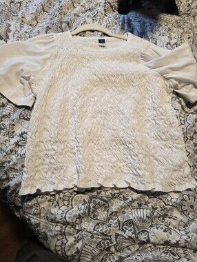 Old Navy Women's White Short-Sleeve Textured Top - Size S